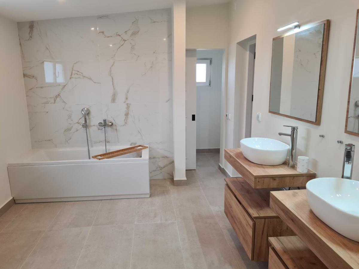 Quinta Omorka Suites Lagos Buitenkant foto